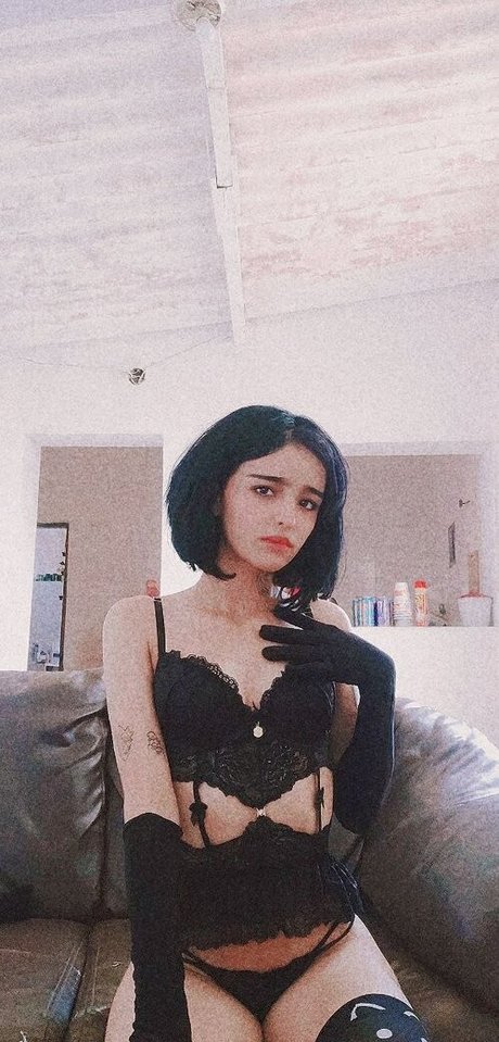 Loolizinhareal adult model pictures