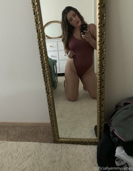 officiallyemmyjames nudes pornstar picture