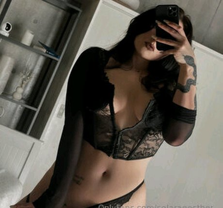 solaraeesther nude actress photos