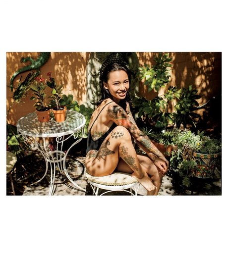 shemale handjob onlyfans sexy pics