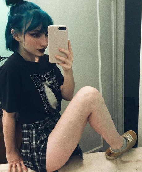 givemethespooks model adult photo