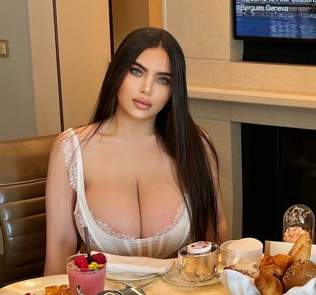 Noure Sahli perfect pornstar photo