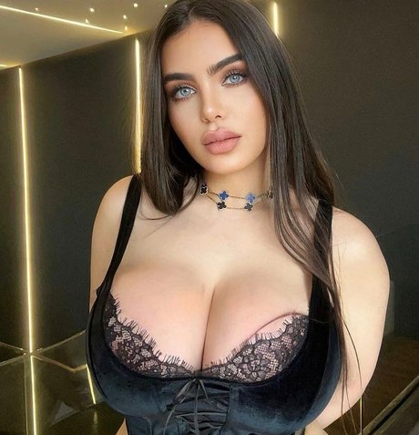 Noure Sahli perfect star pic