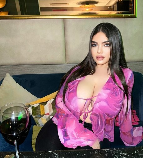 Noure Sahli adult model gallery