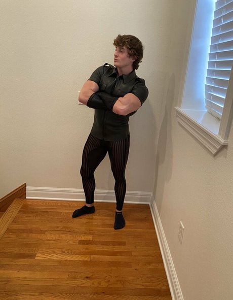 calebsky model hot images