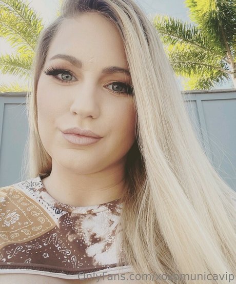 Munica Cooley model pretty photo