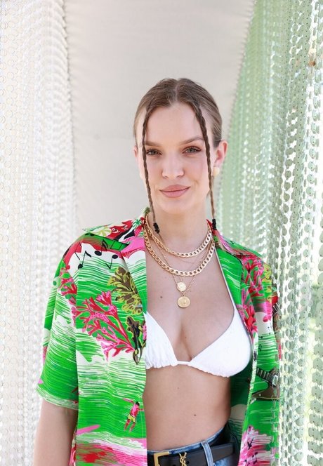 blonde shemale onlyfans hot nude pictures