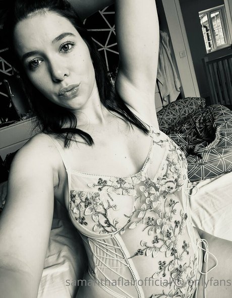 samanthaflairofficial model sexy photo