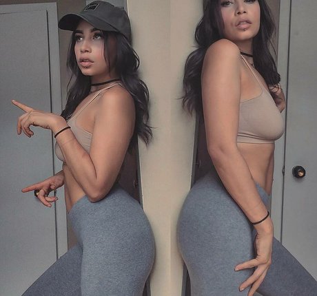 Yayacharms model pictures