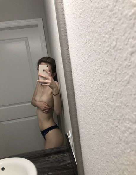 Kaykay1905 erotic pornstar photo