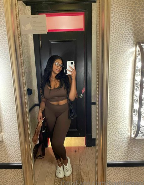 baddiejoyy art star galleries