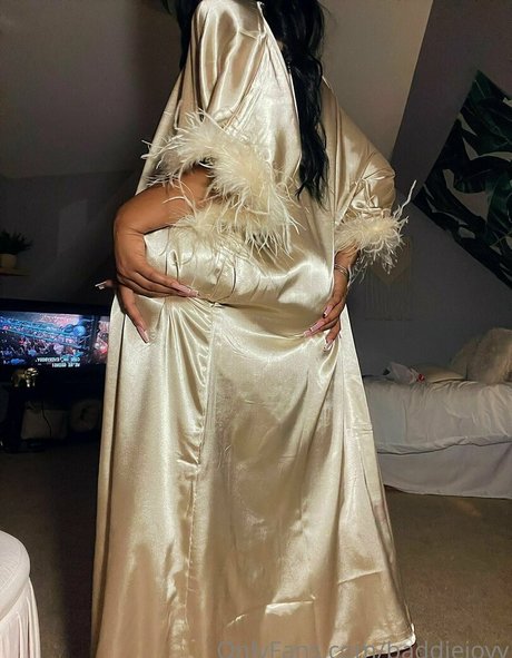 baddiejoyy erotic model picture