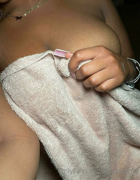 baddiejoyy model pretty photos