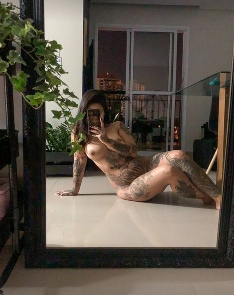 dinhafun naked star pic