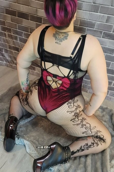 livewirepole nice model picture