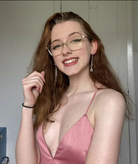 Em Cavell pornstar nudes pictures