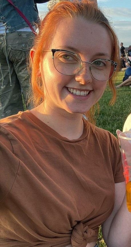 Em Cavell model pornographic archive