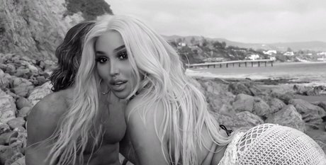 La Demi nudes star photo