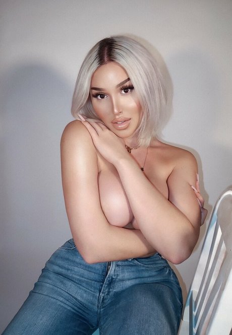 La Demi pornstar xxx images