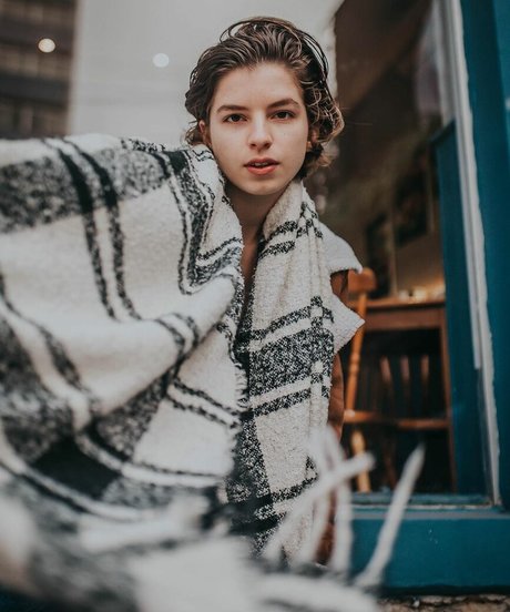 Karina Martins art star gallery