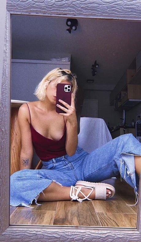 Karina Martins free star photo