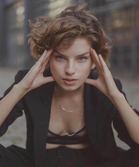 Karina Martins art actress images