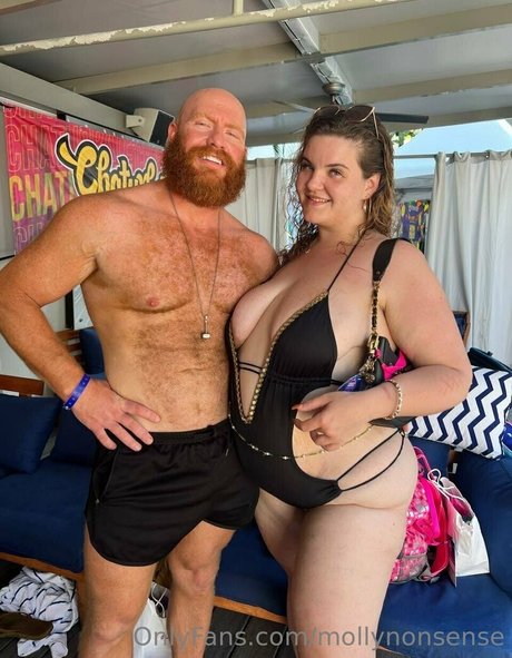 mollynonsense naked model image