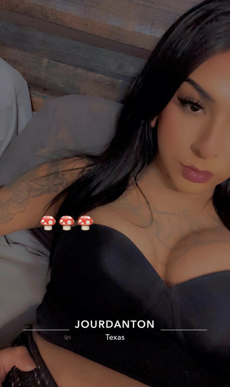 Mia Rivas naked star photos