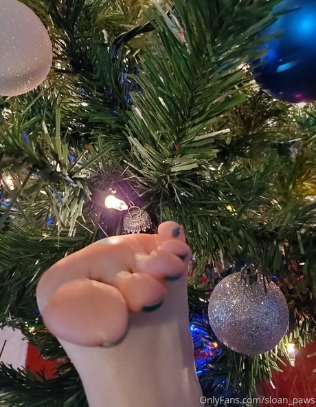 sloan paws nice actress photo