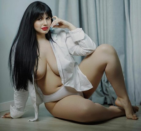 Dasha Dashany model beautiful image