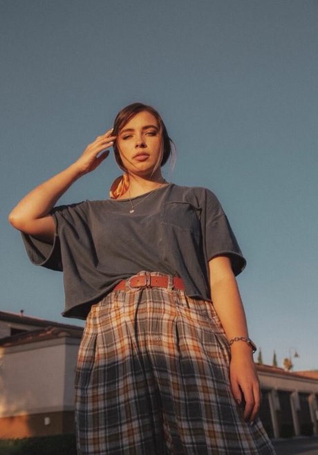 Justseum art model picture