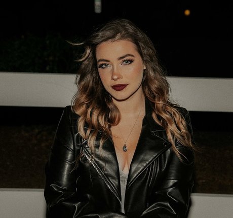 Justseum top pornstar photos