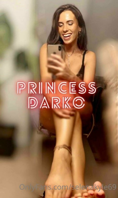 selenakyle69 sexy star image