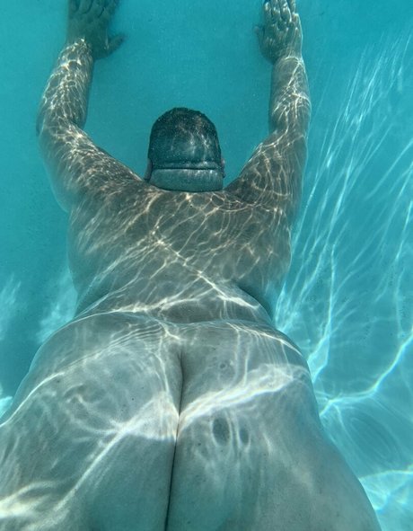 tychub nudes model img