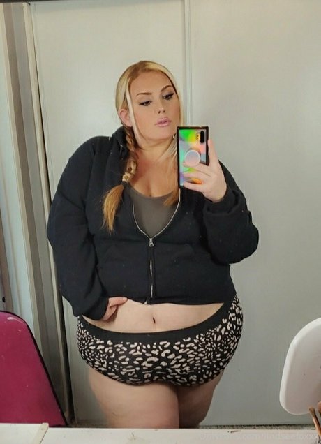 lindseefoxxx model nude gallery