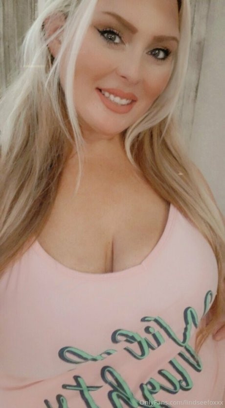 lindseefoxxx sexy actress galleries