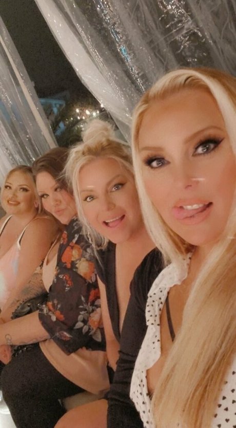 lindseefoxxx hd pornstar archive