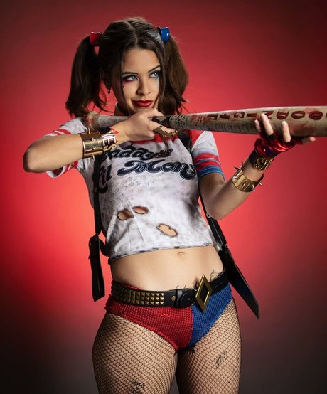 SnarkyJayCosplay nice model pics