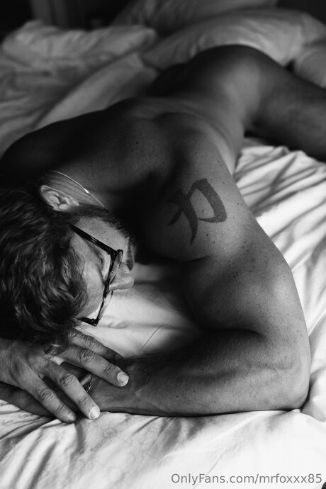 Mrfoxxx85 erotic pornstar pictures