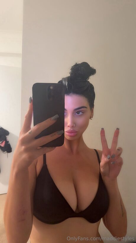 Maddiestyles sexy actress picture