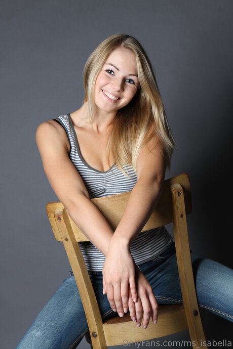 huge tits milf onlyfans free naked pic