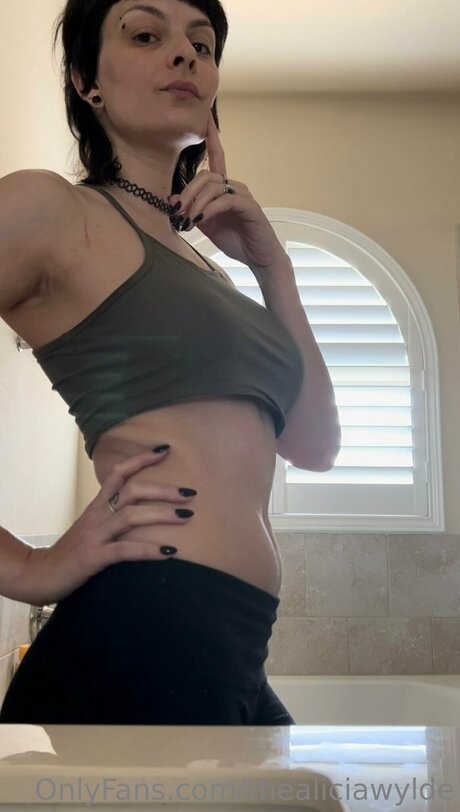 Thealiciawylde star pornographic image