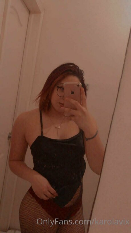 Karolavix high quality actress pictures