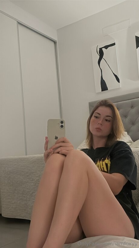 Iamfoxyy hd pornstar gallery