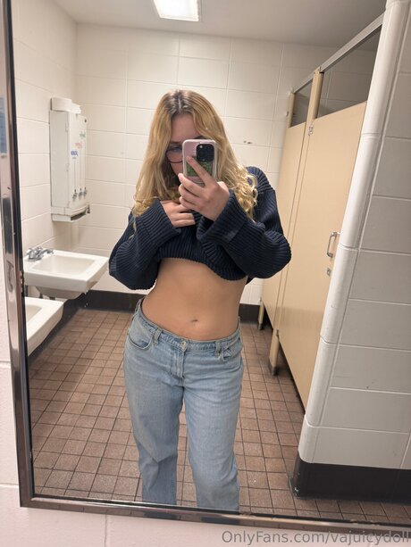 Divadoll1 pornstar sexy pic