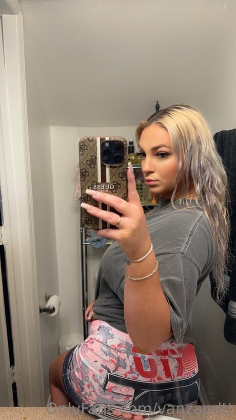 barista onlyfans art naked image