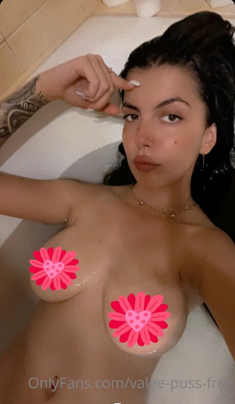 Valentinagoleafree model top pictures