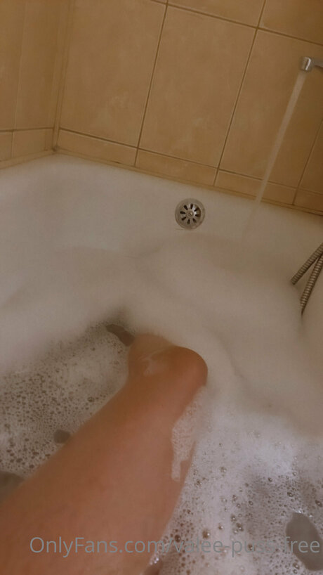 Valentinagoleafree nude star archive