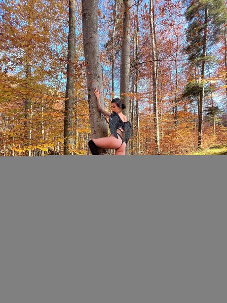 Valentinagoleafree best model pics