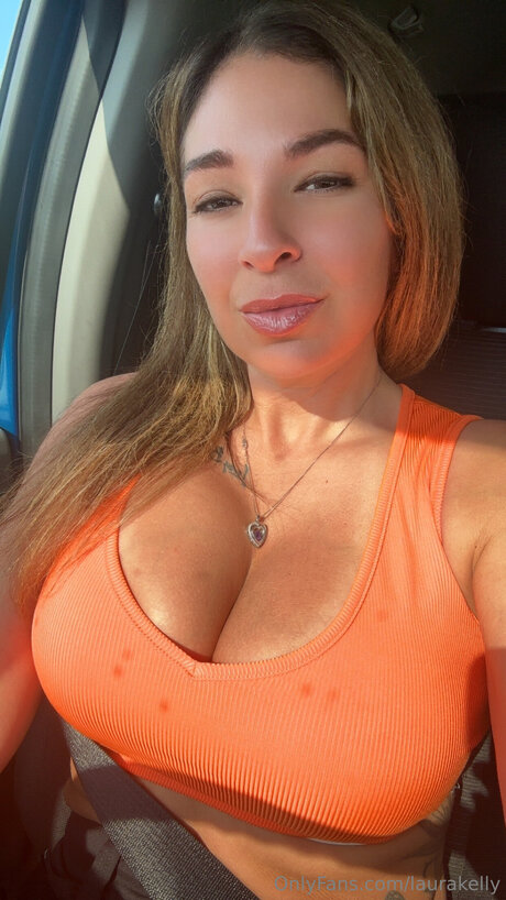 Laurakelly high quality actress pics